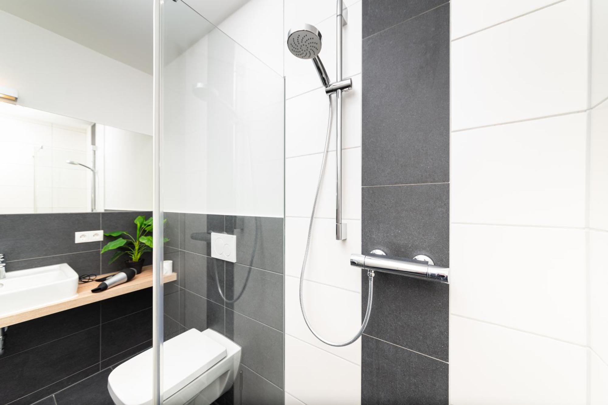 Aparthotel Avangard Living Fitness & Spa ฟอร์คไฮม์ ภายนอก รูปภาพ