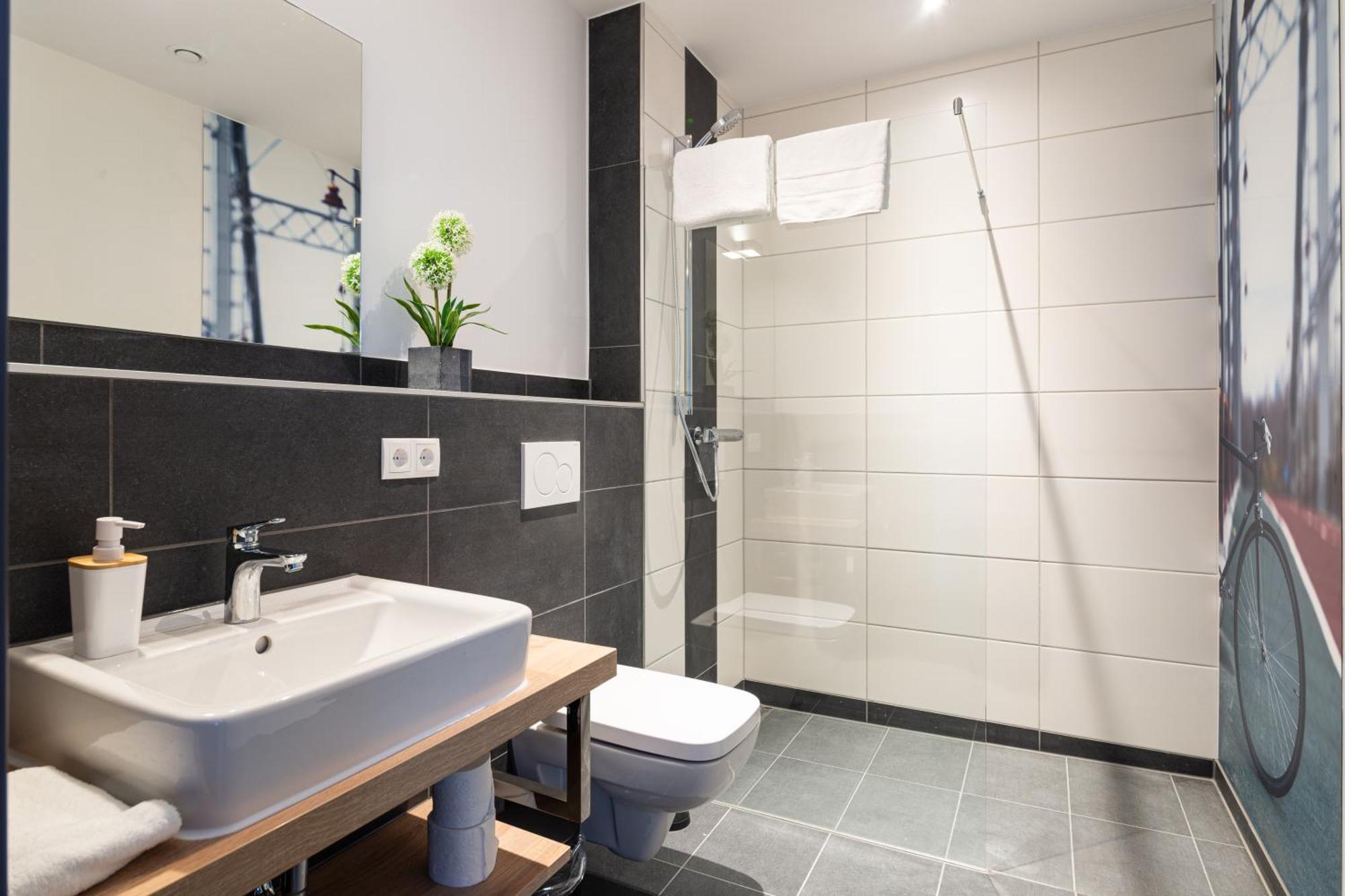 Aparthotel Avangard Living Fitness & Spa ฟอร์คไฮม์ ภายนอก รูปภาพ