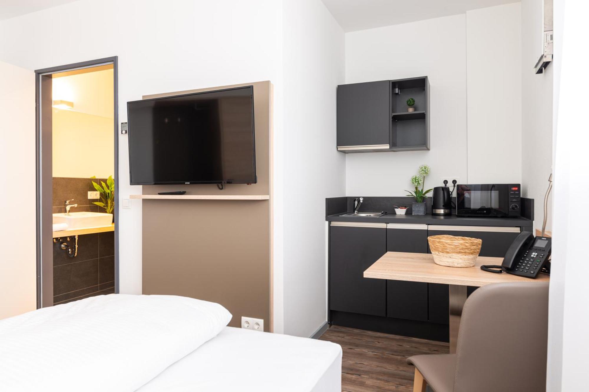 Aparthotel Avangard Living Fitness & Spa ฟอร์คไฮม์ ภายนอก รูปภาพ